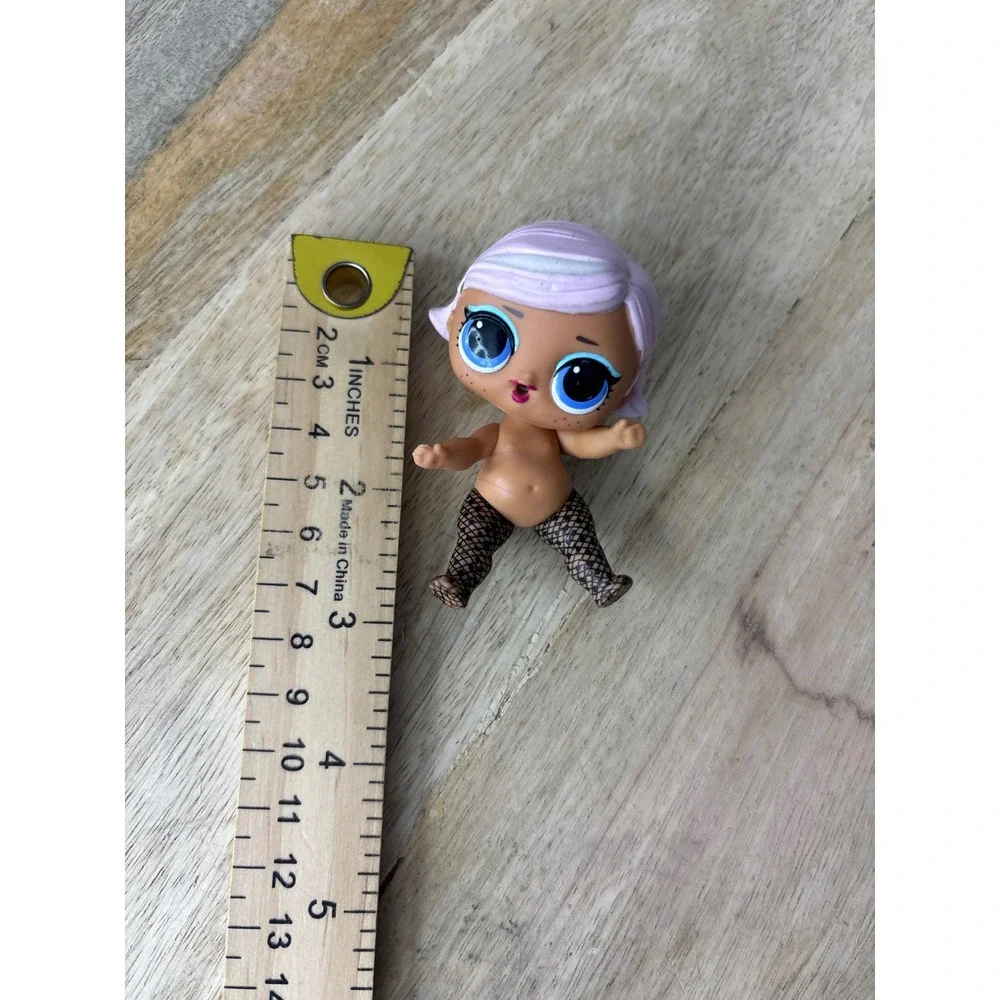 MGA LOL Surprise Lil Sister Doll Lavender Hair Fishnet Leggings Figure 1.5in